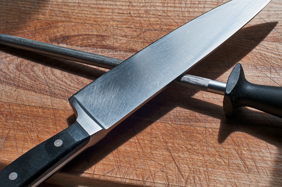 what should i know before buying a chef's knife